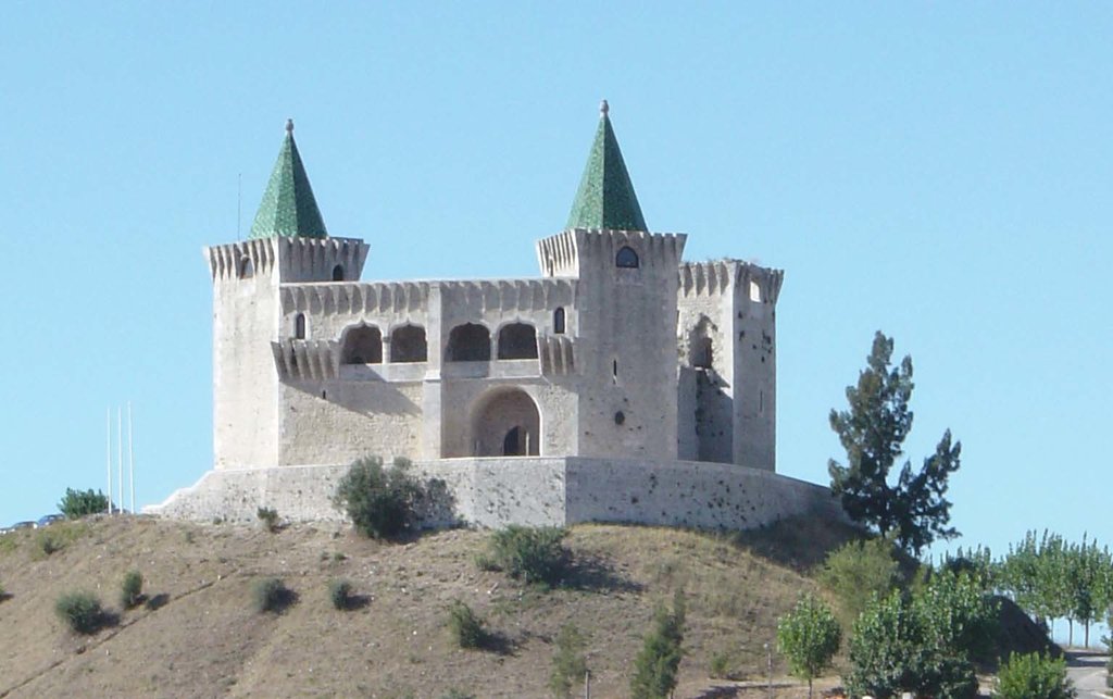 Projeto de alteração do Regulamento para Utilização do Castelo de Porto de Mós