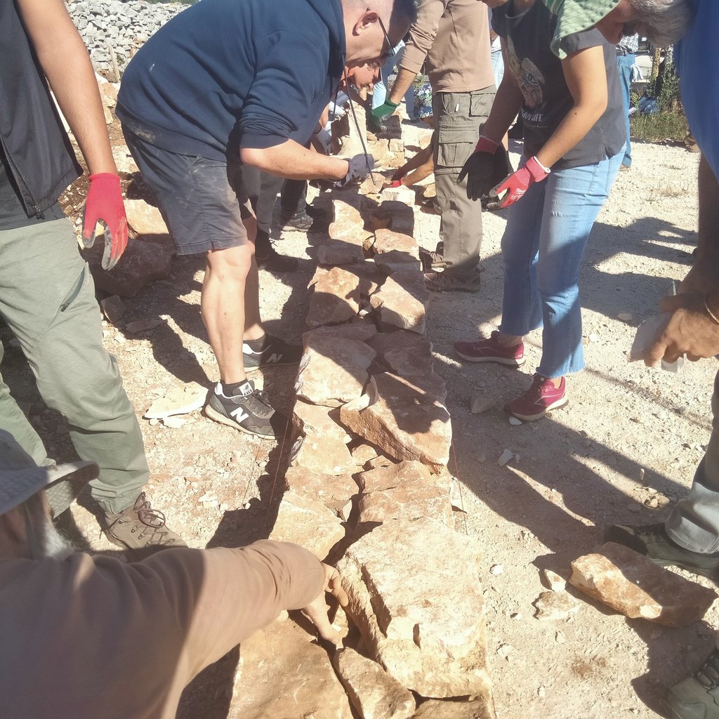 Oficina de Pedra Seca desperta entusiastas das técnicas tradicionais de construção